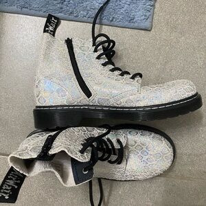 NWOT Dr. Martens